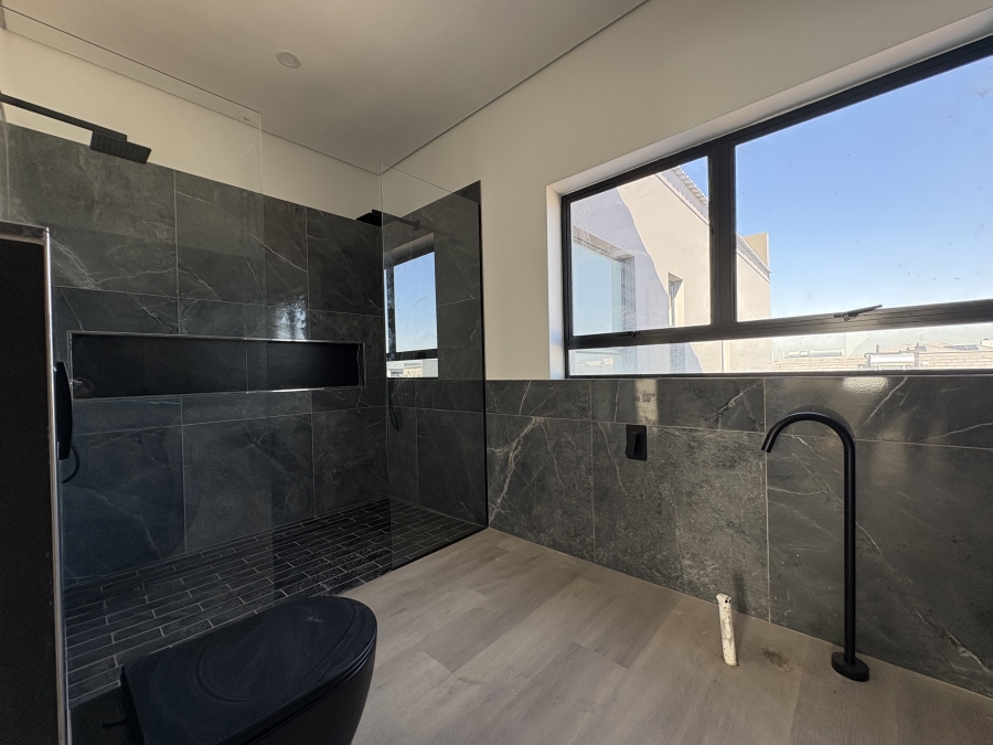 5 Bedroom Property for Sale in Sandown Western Cape